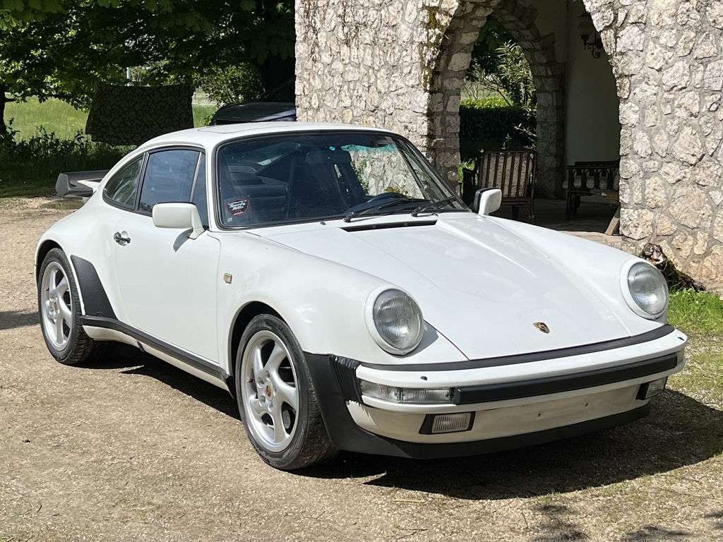 Porsche 930