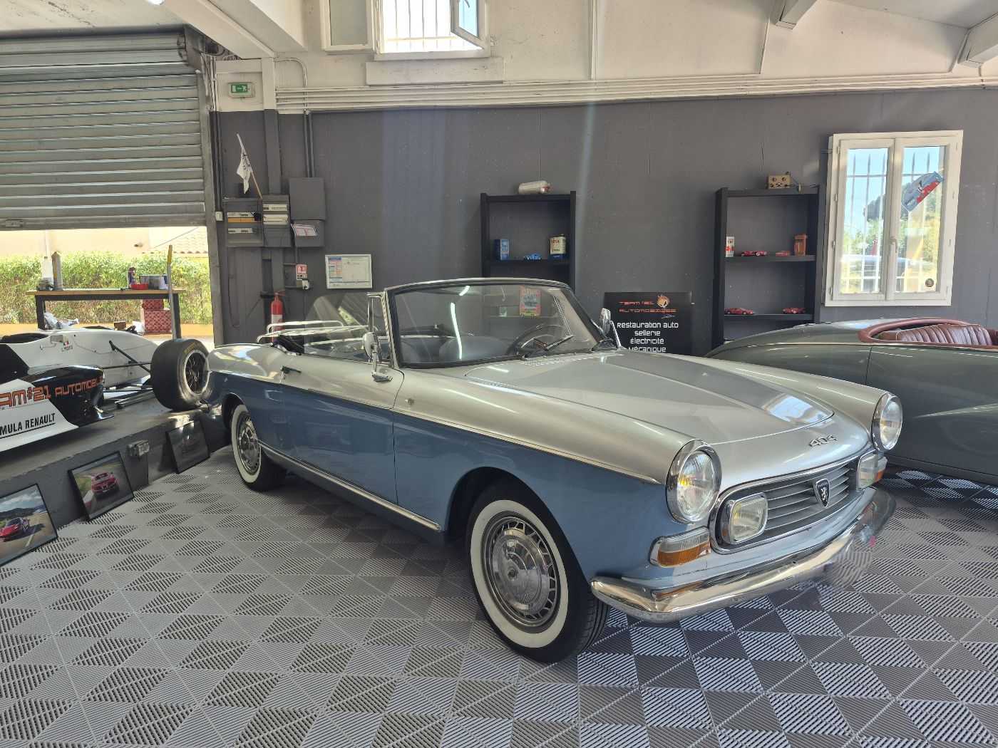 Peugeot 404