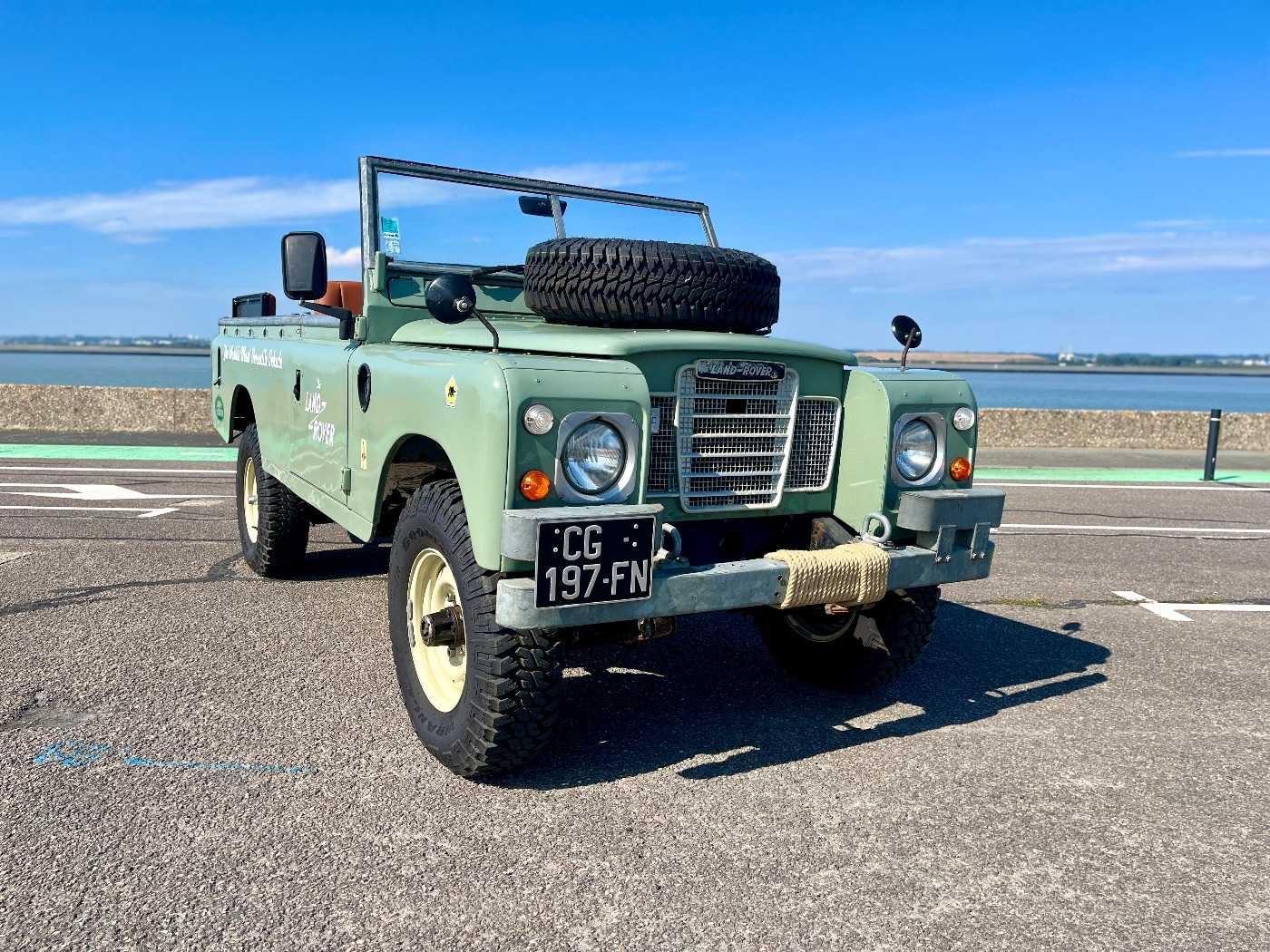 LandRover 109