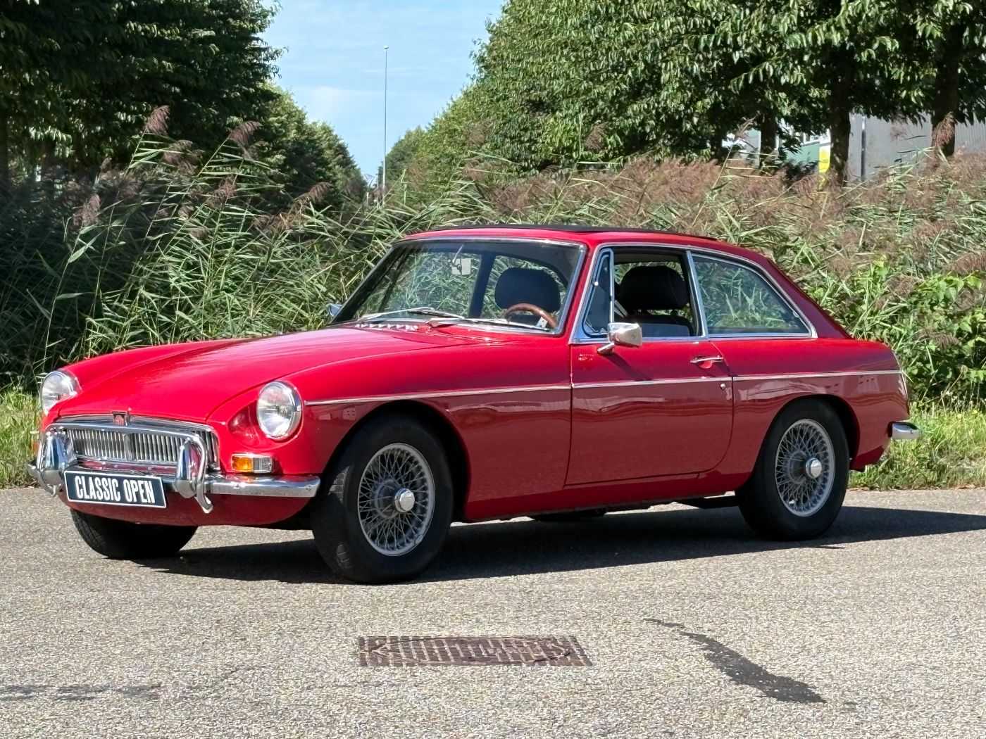 MG B GT