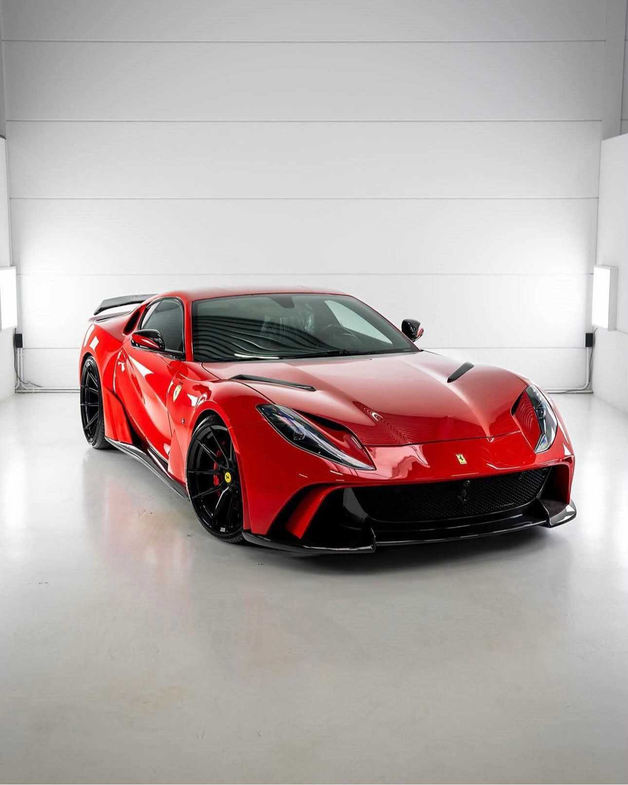 Ferrari 812