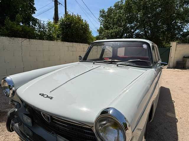 Peugeot 404
