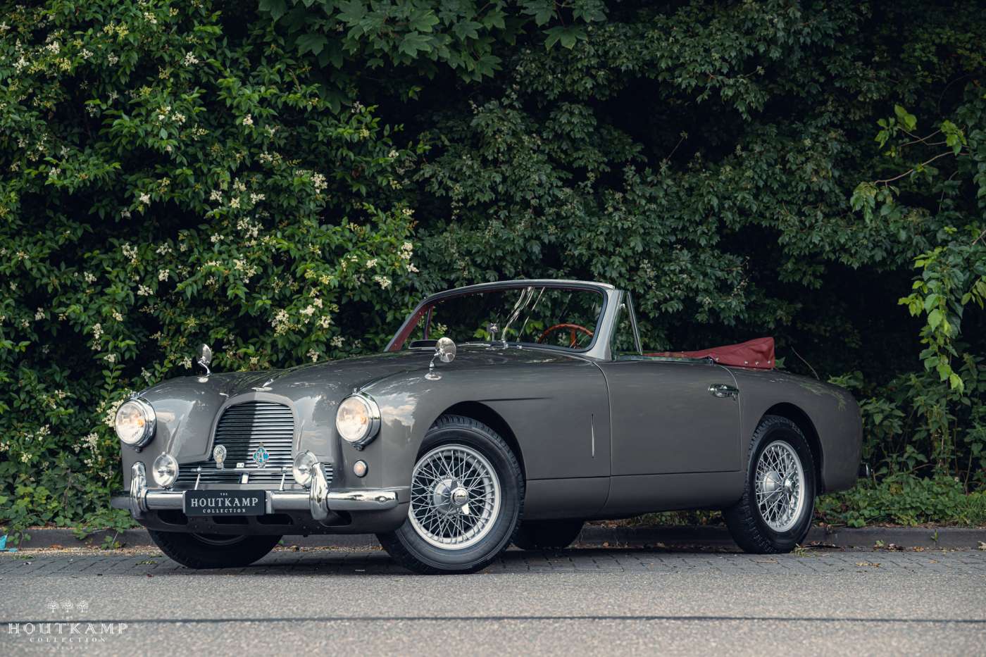 Aston Martin DB