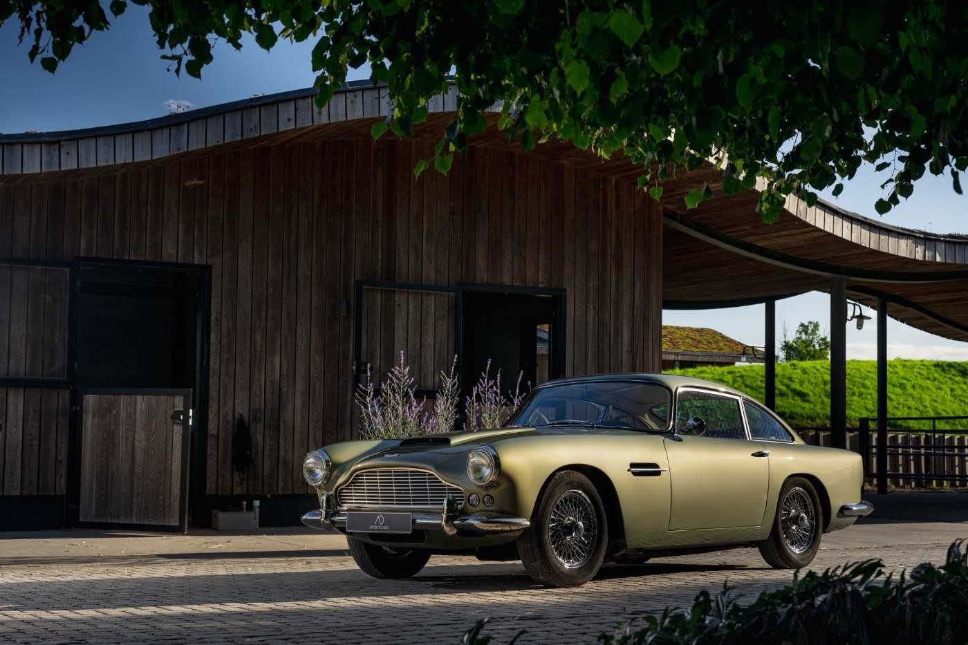 Aston Martin DB