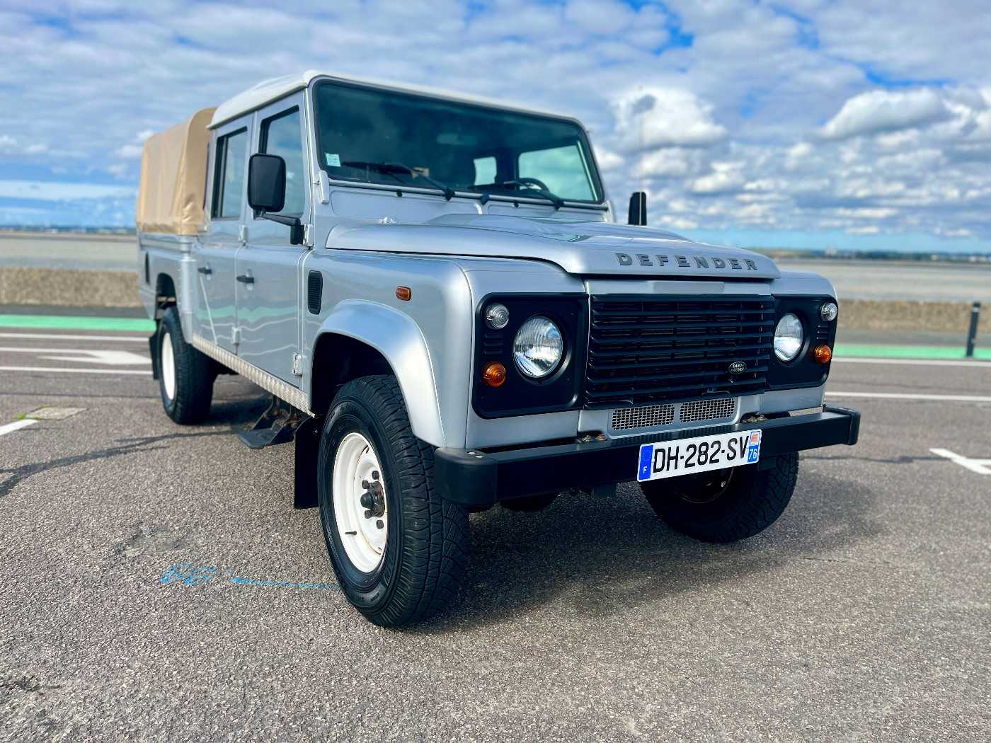 LandRover Defender