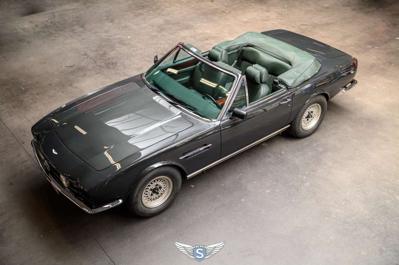Aston Martin V8