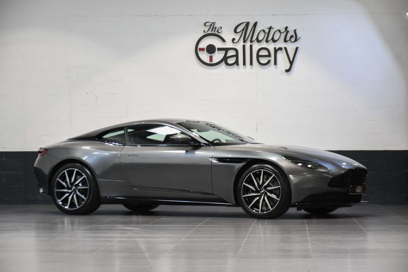 Aston Martin DB