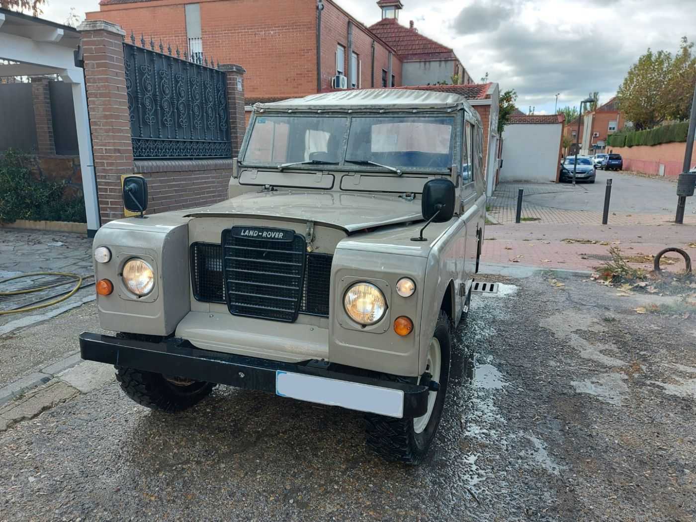 LandRover 88