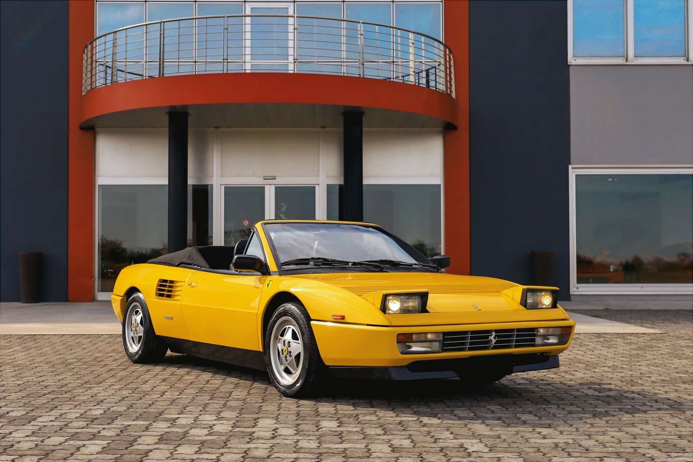 Ferrari Mondial