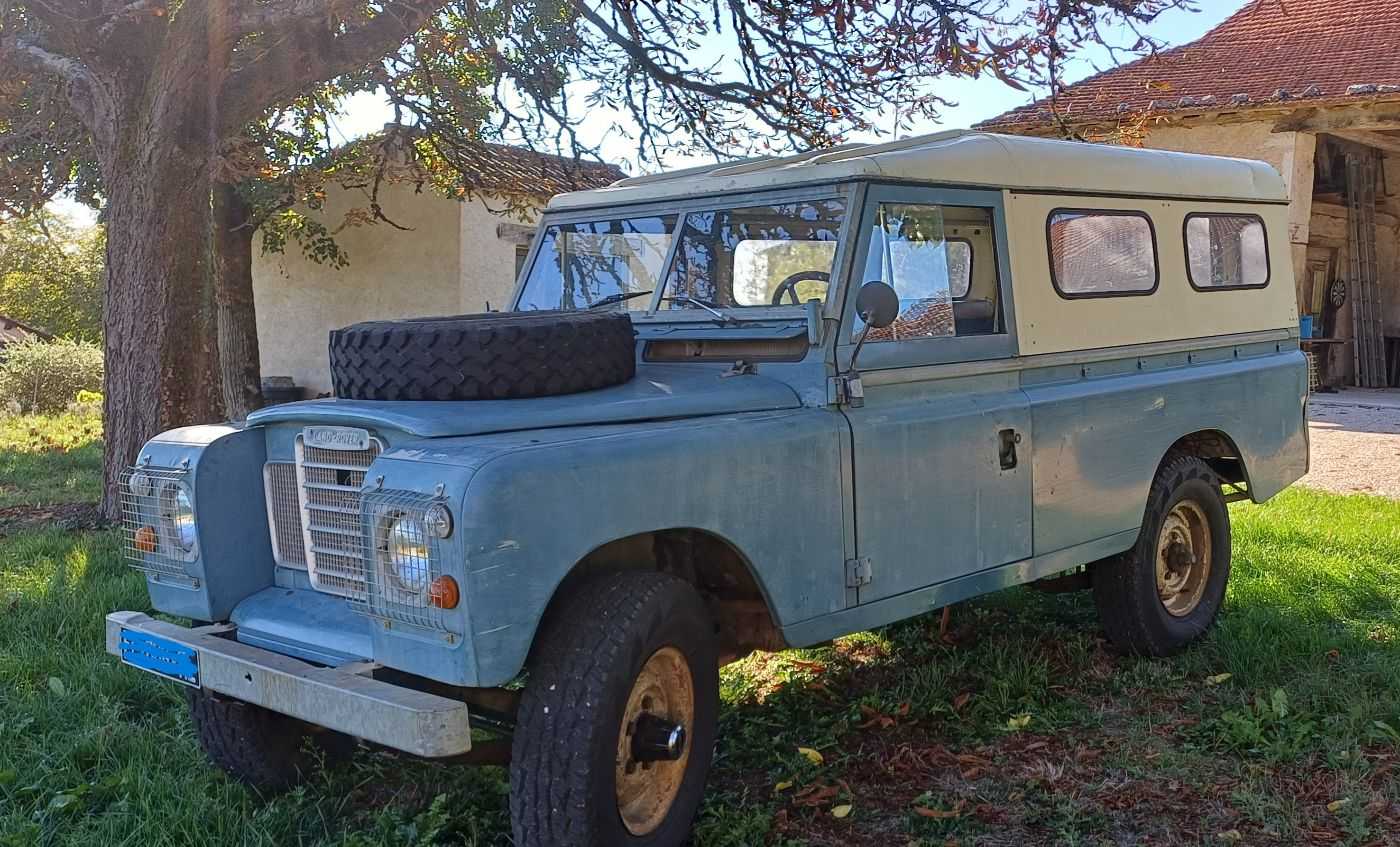LandRover 109