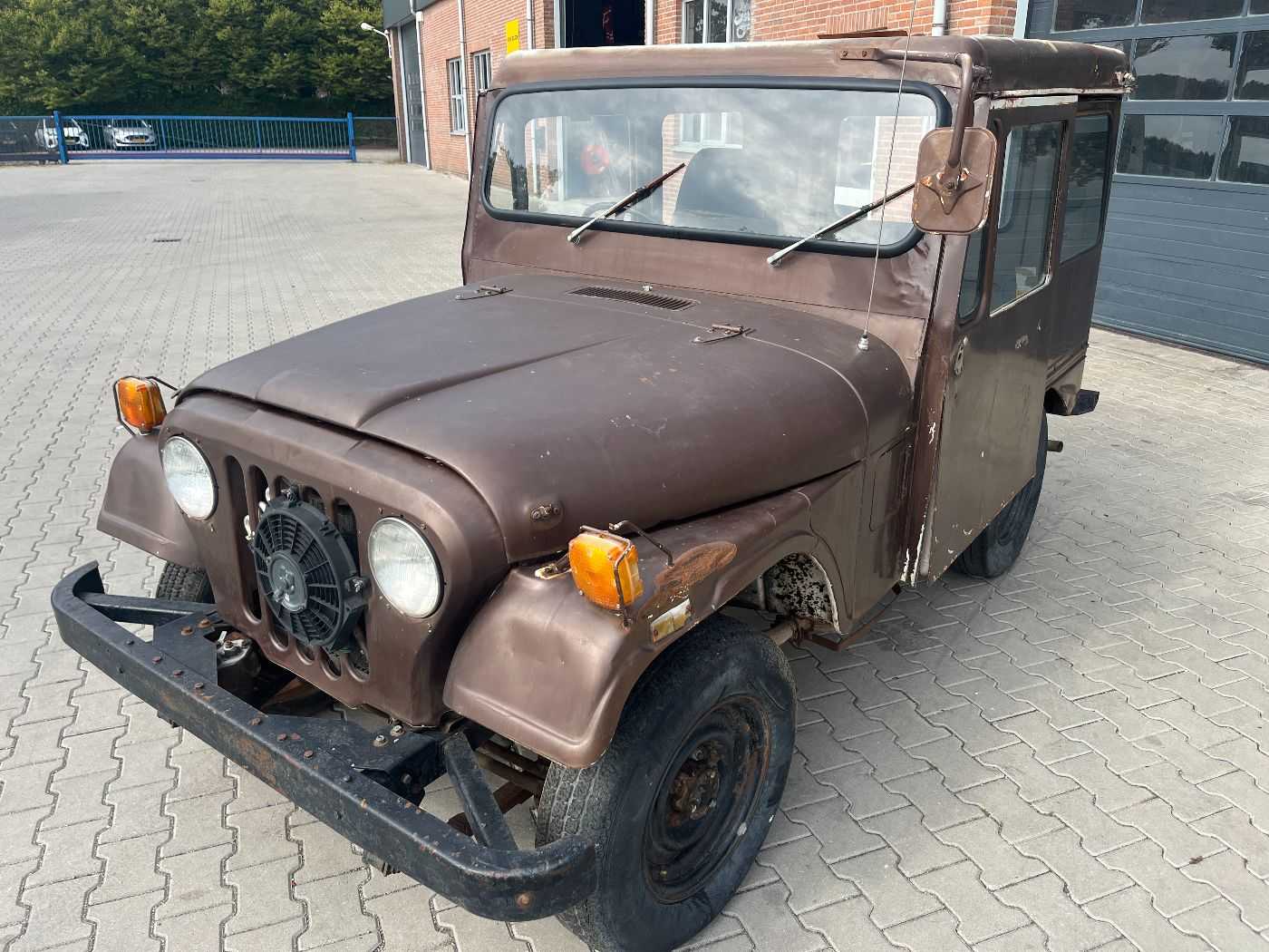 Jeep DJ