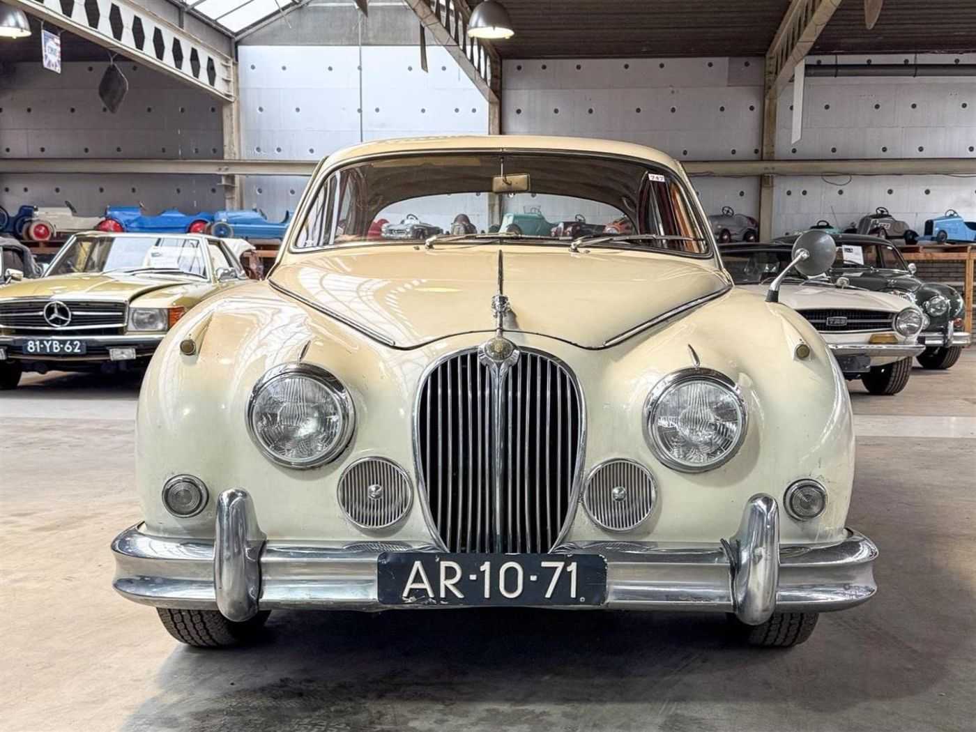 Jaguar MK 2