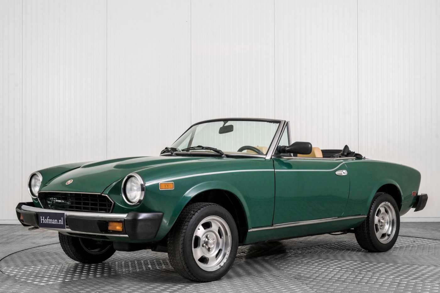 Fiat 124 Spider