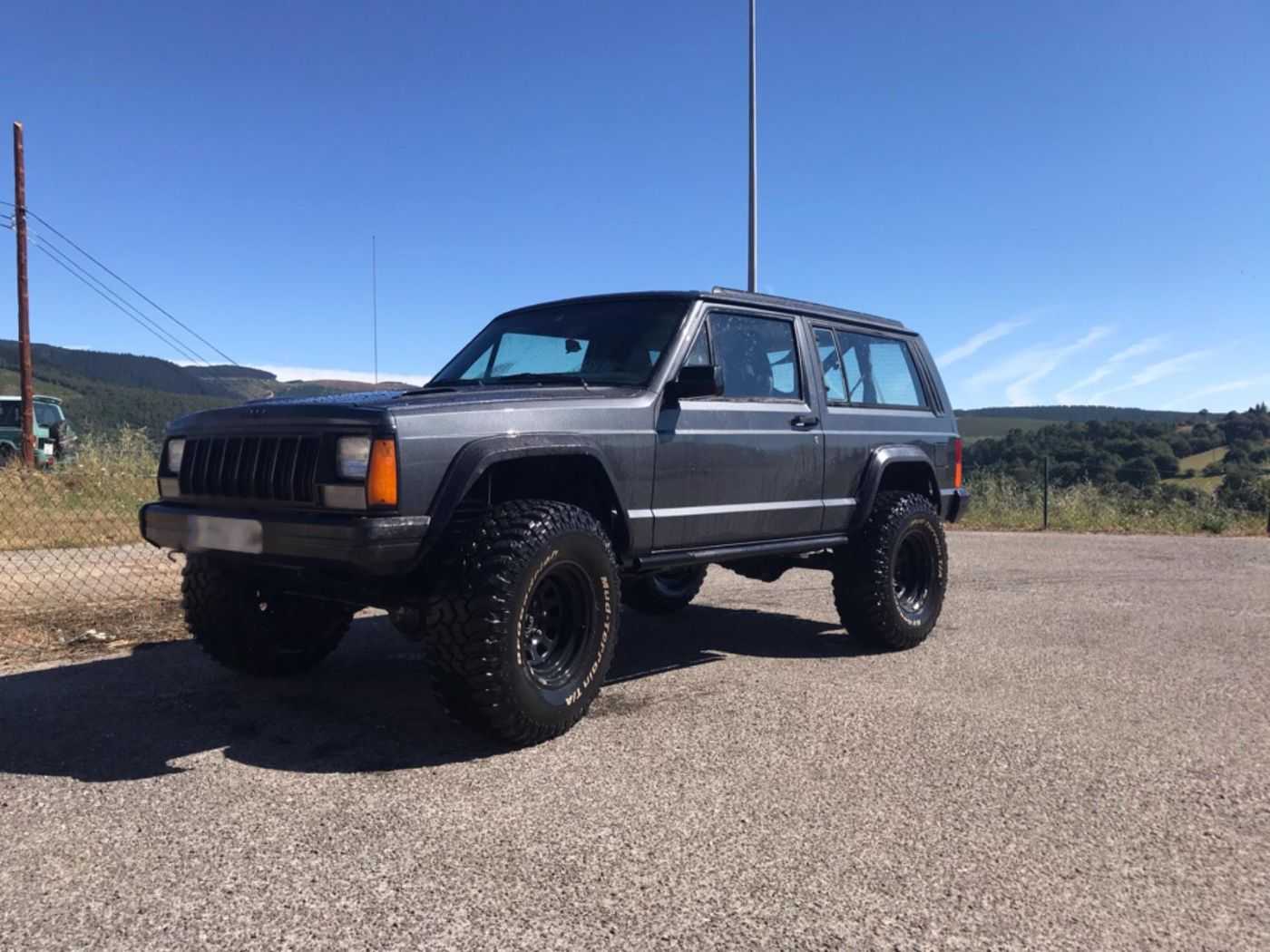 Jeep Cherokee