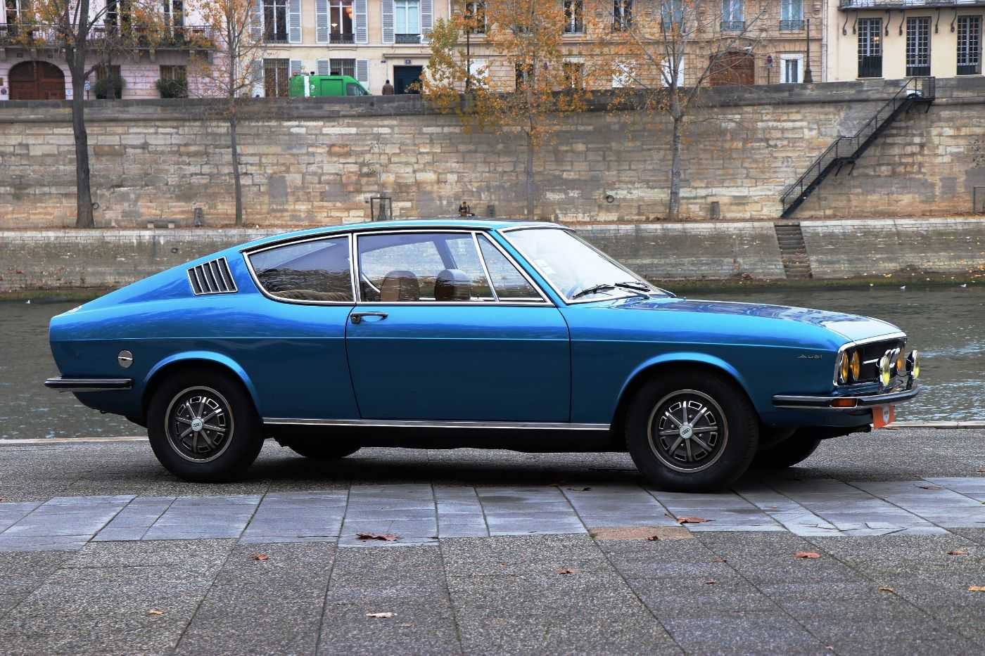 Audi 100