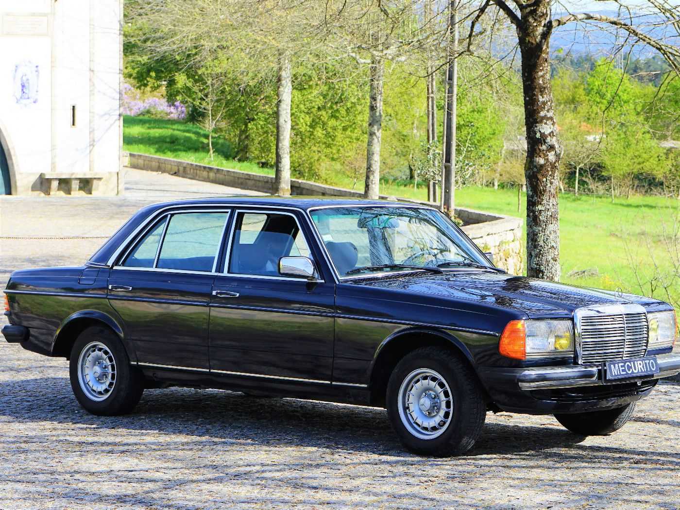 MercedesBenz 240 D W123 de 1980 à vendre Automobiles de collection Classic Number
