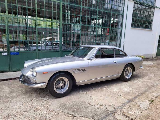 Ferrari 330 GT 2+2 I Serie Pininfarina de 1964