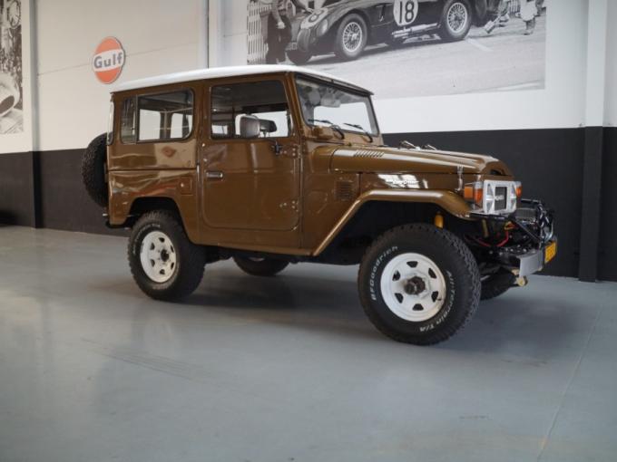 Toyota Land Cruiser FJ40 Hardtop Fully Restored ! de 1980