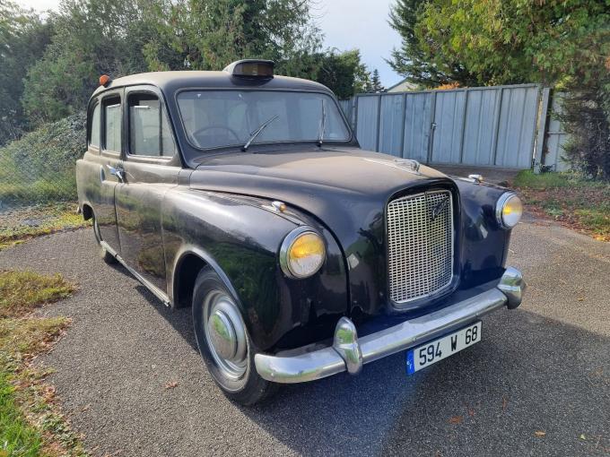 Taxi Londonien Austin taxicab de 1965