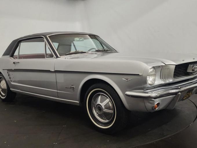 Ford Mustang V8 289 ci Coupé de 1966