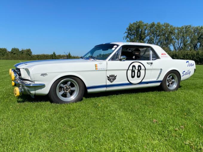 Ford Mustang Jacky Ickx tribute car de 1965