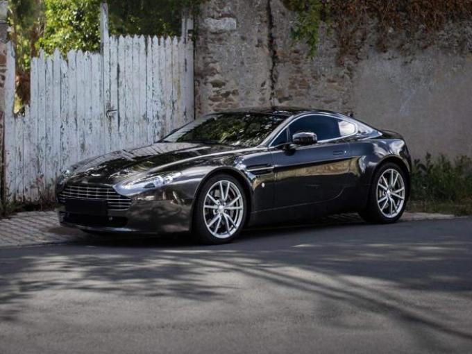 Aston Martin V8 Vantage de 2011