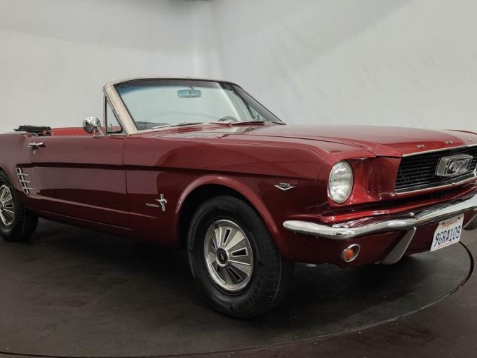 Ford Mustang V8 Cabriolet de 1966