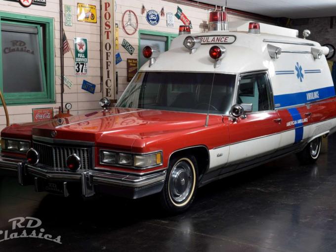 Cadillac Fleetwood Ambulance de 1975