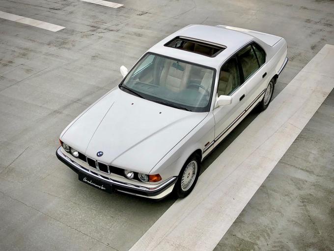 BMW Série 7 E32 730i de 0