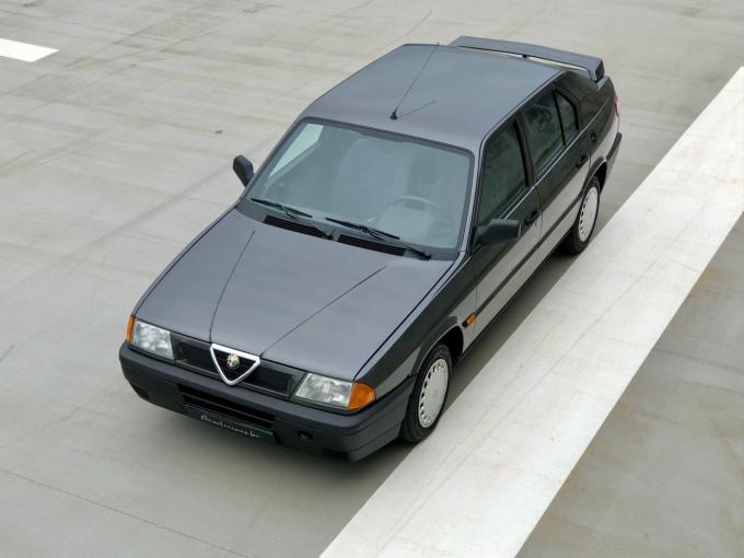 Alfa Roméo 33  de 1990