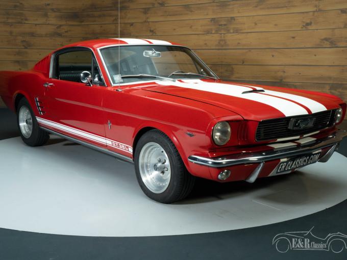 Ford Mustang V8 Fastback de 1966