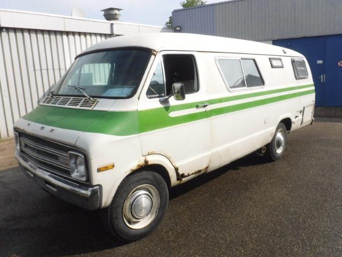 Dodge Van camper / mobil home / campeur de 1976