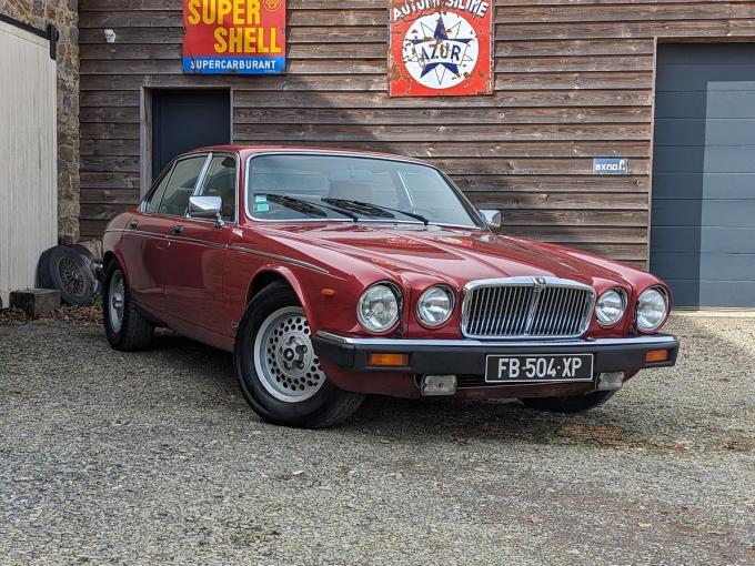 Jaguar Série - XJ 12 VAN DEN PLAS de 1985