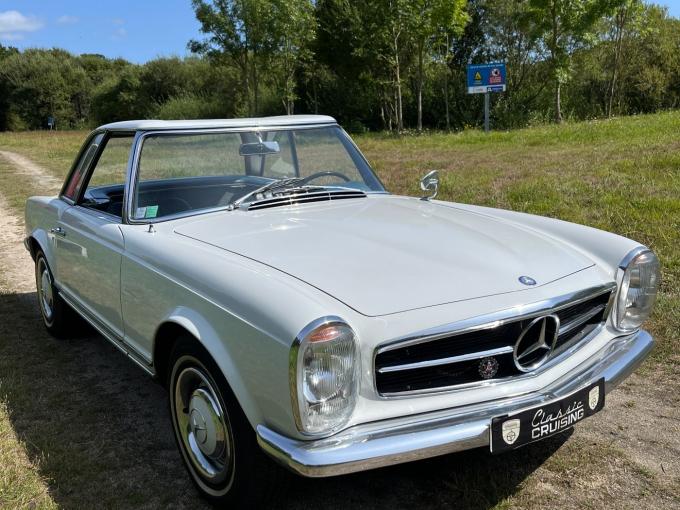 Mercedes-Benz SL 230 Pagode de 1965