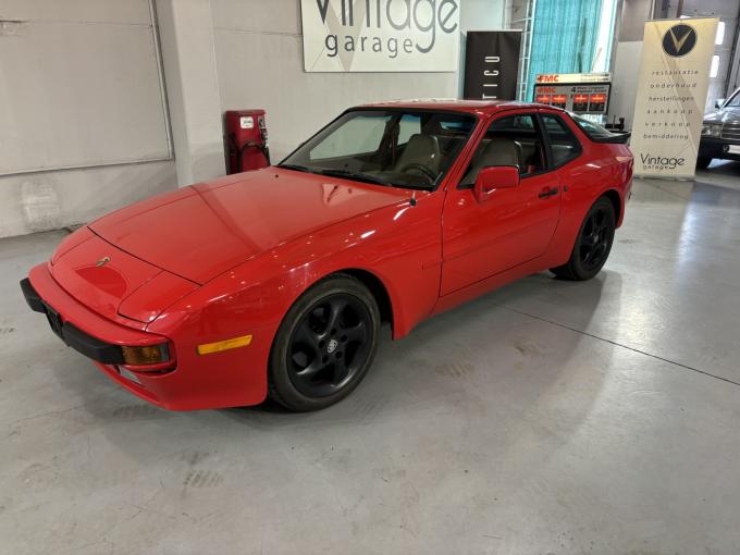 Porsche 944  de 1983