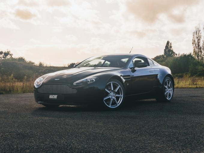 Aston Martin V8 Vantage 4.3 de 2006