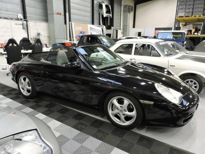 Porsche 996 Carrera 4 Cabriolet de 0