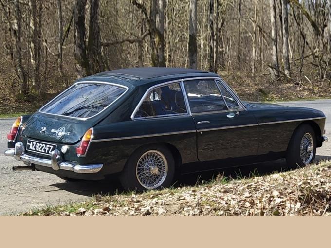 MG B GT Toit Webasto de 1967