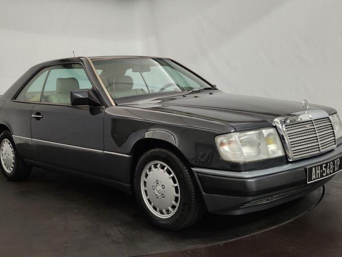 Mercedes-Benz CE 300 de 1990