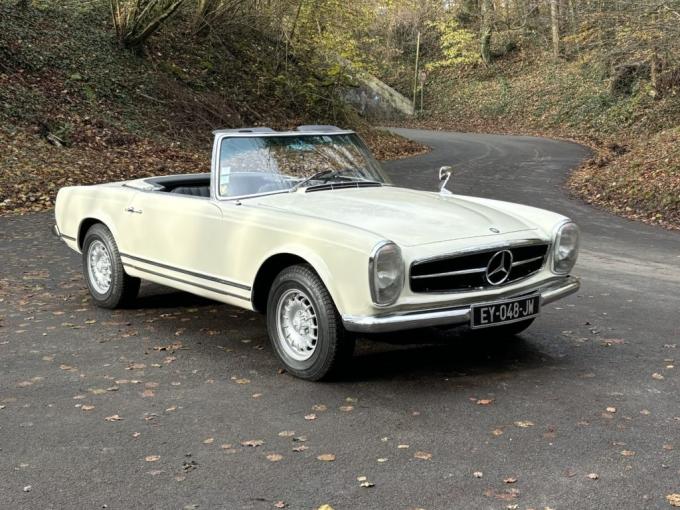 Mercedes-Benz SL 230 Pagode de 1965