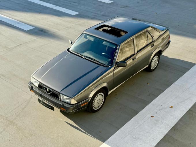 Alfa Roméo 75 3.0V6 Milano Verde de 1989