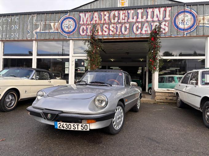 Alfa Roméo Spider 2000 VELOCE  de 1986