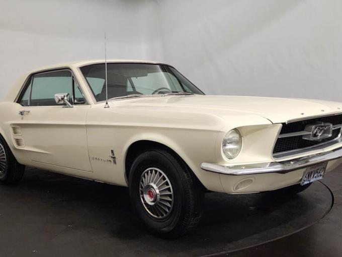Ford Mustang V8 4.7 Coupé de 1967