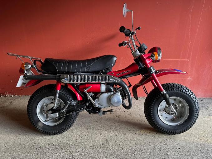 Moto Suzuki Van Van 90 de 1973