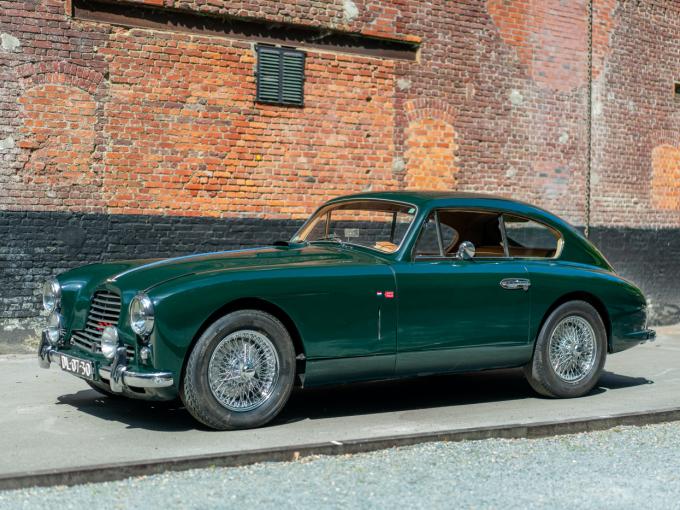 Aston Martin  2/4 MK1 de 1954
