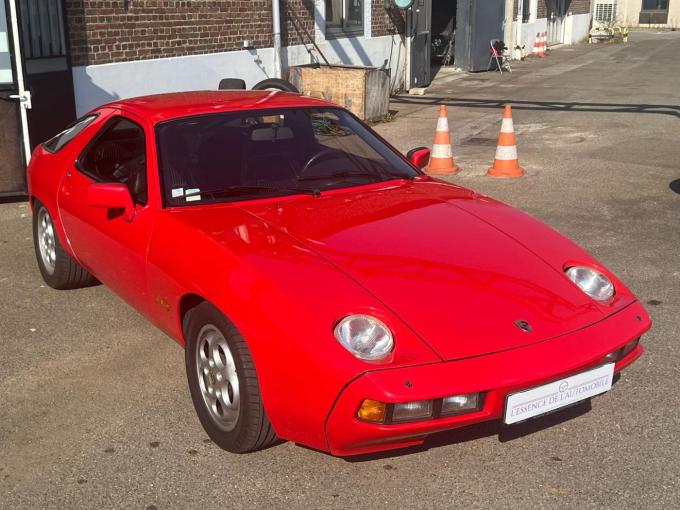 Porsche 928 v8 240 ch  de 1978