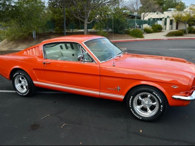 Ford Mustang Fastback 289 V8 de 1965
