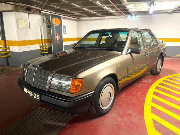 Mercedes-Benz E class 230 de 1987