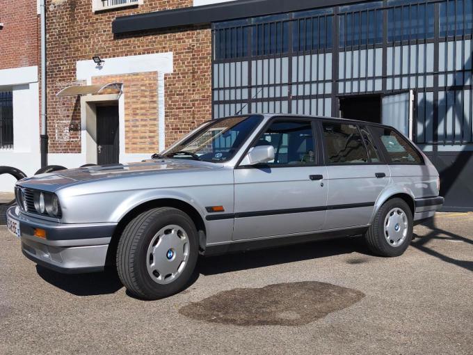 BMW Série 3 E30 TOURING 1.8 LITRES BOITE 5 VITESSES 100 CH   de 1994