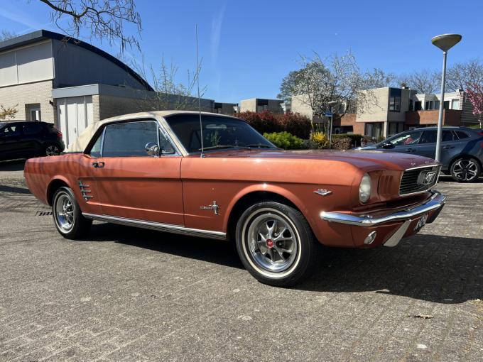 Ford Mustang V8 Coupé de 1966